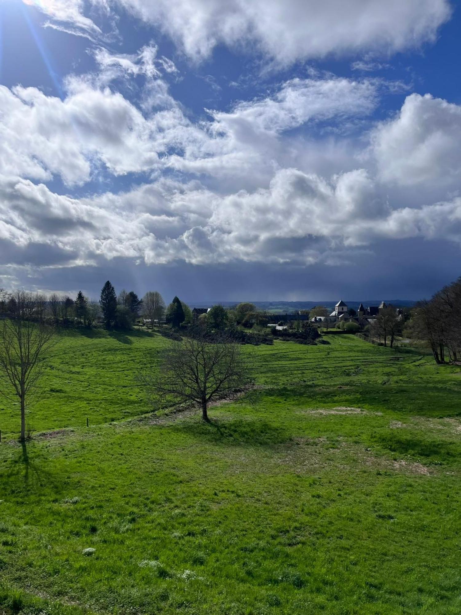 Le Cantou Affieux Exteriör bild