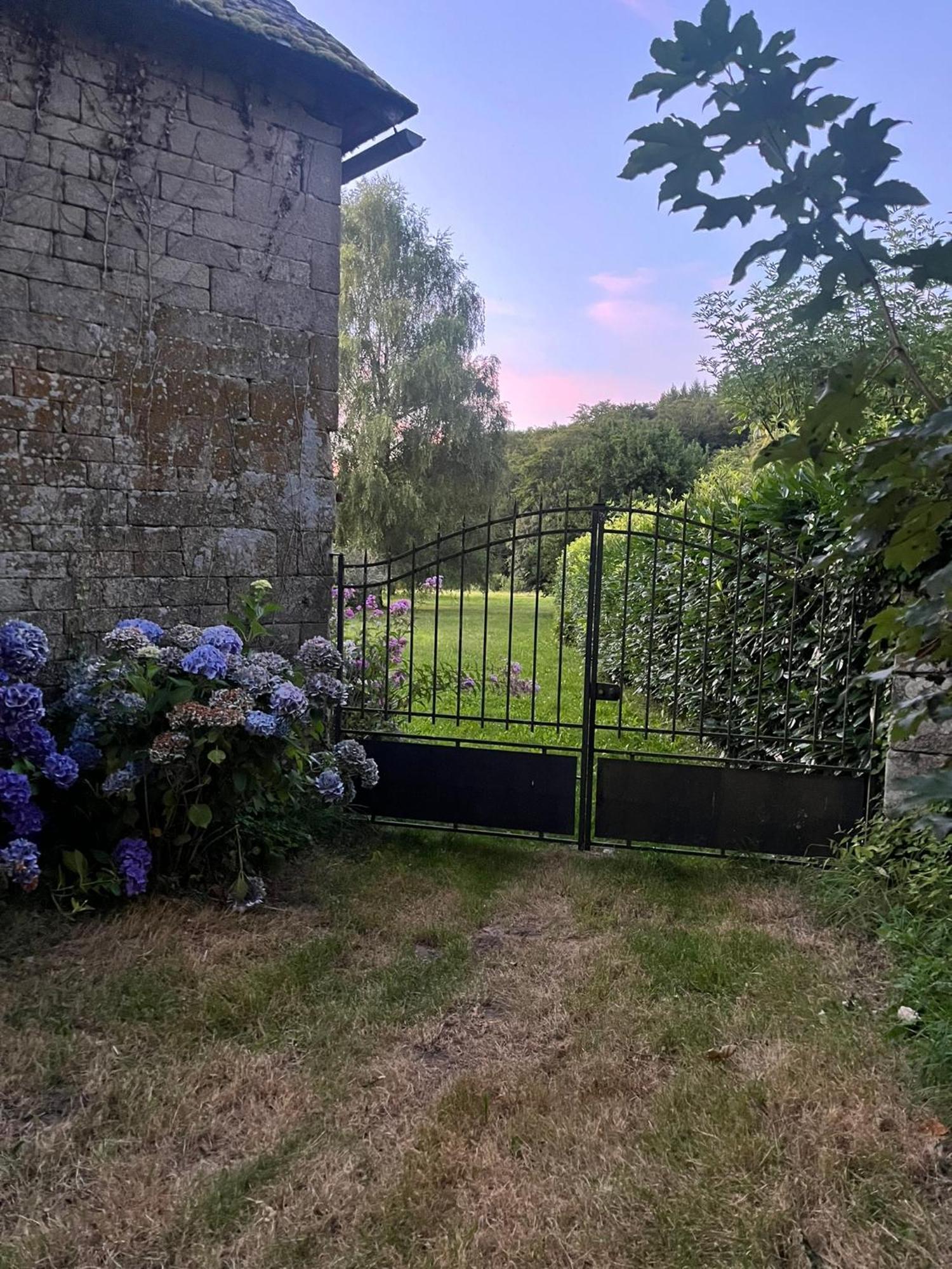 Le Cantou Affieux Exteriör bild